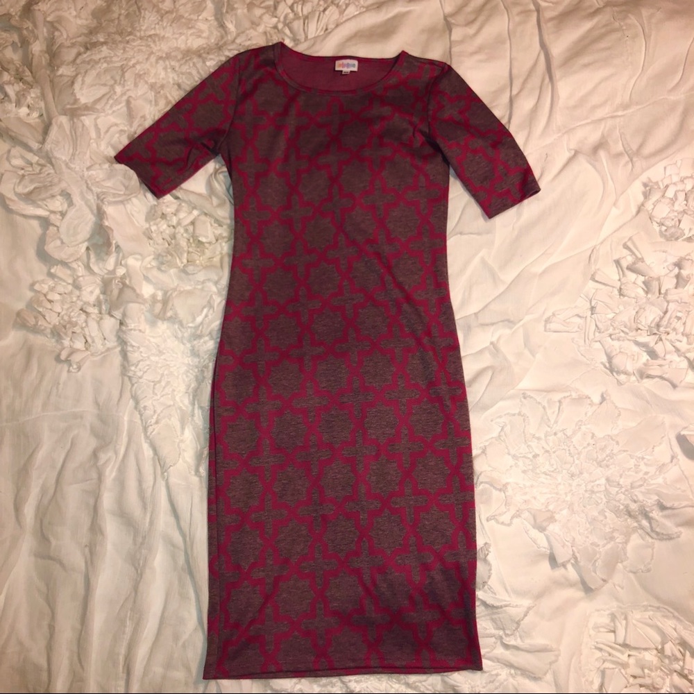 LulaRoe Julia dress XS with pink pattern.